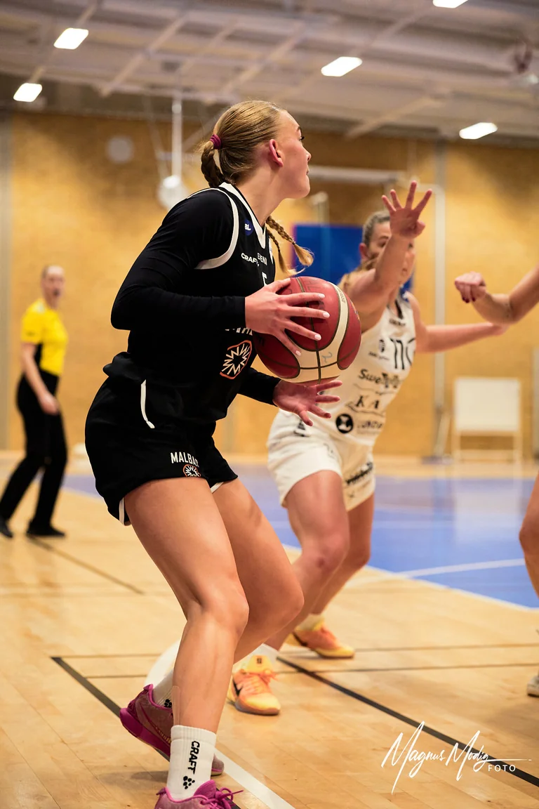 2026-03-01 Linnea Norberg under Basketettan Dam-matchen mellan Malbas och Dolphins i Malmö.