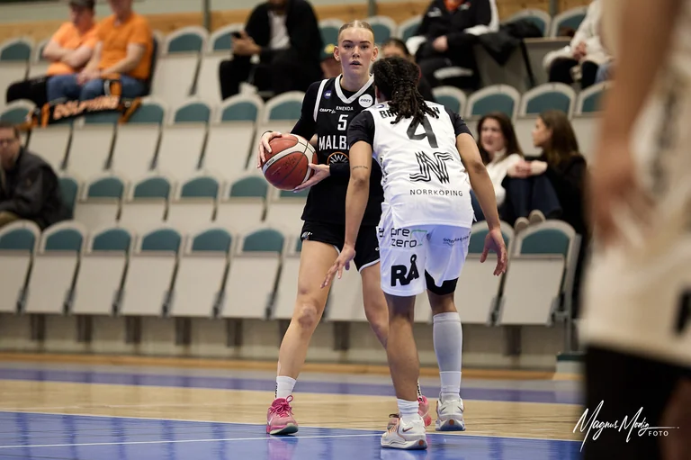2026-03-01 Linnea Norberg under Basketettan Dam-matchen mellan Malbas och Dolphins i Malmö.
