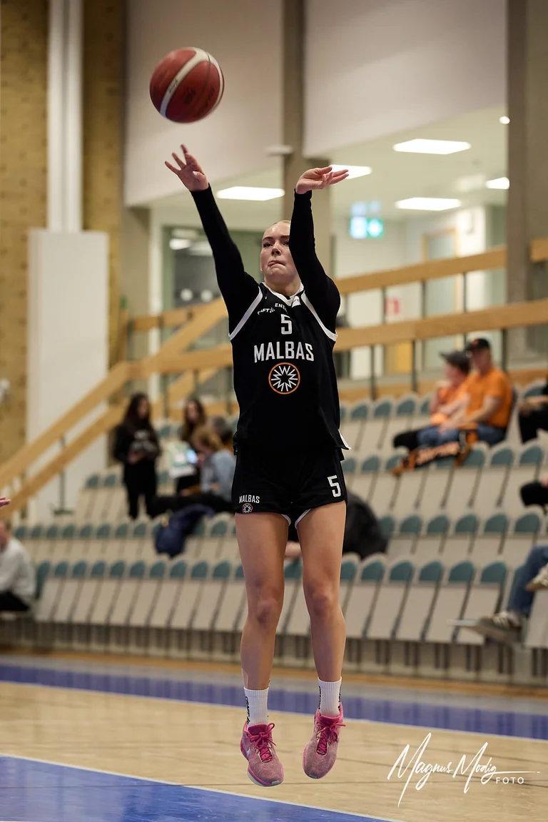 2026-03-01 Linnea Norberg under Basketettan Dam-matchen mellan Malbas och Dolphins i Malmö.