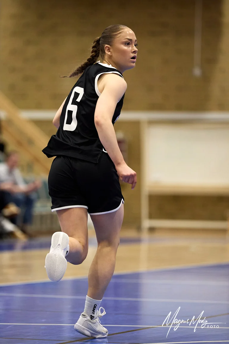 2026-03-01 Märtha Ursberg under Basketettan Dam-matchen mellan Malbas och Dolphins i Malmö.