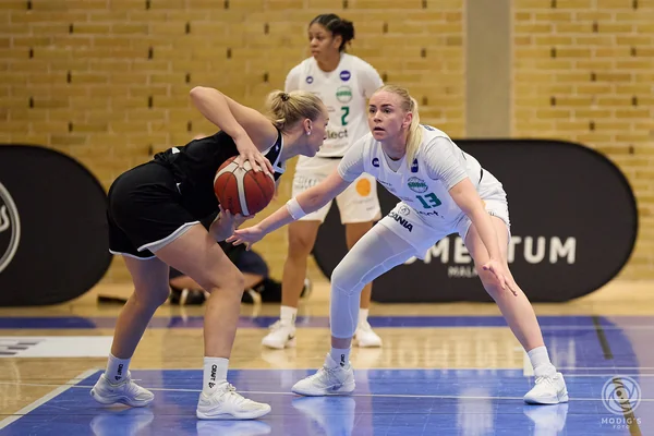 #13 Mikaela Gustafsson