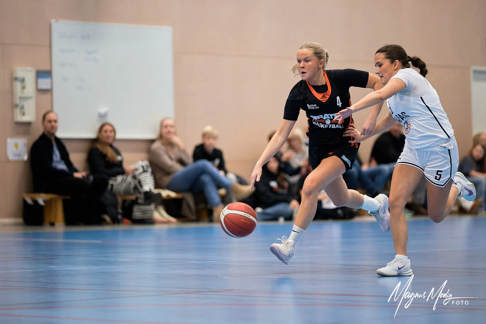 Pirates vs Malbas basketbilder av Modigs Foto