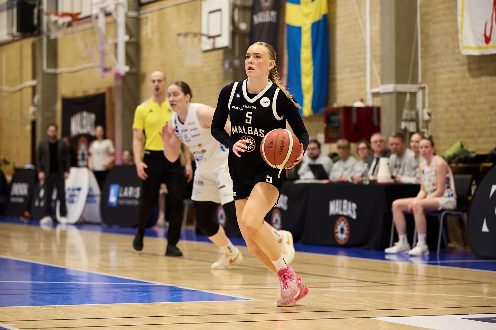 SBL Dam basketbilder av Modigs Foto